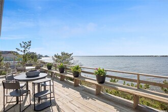 298 Dune Rd in Westhampton Beach, NY - Building Photo - Building Photo