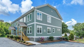 181 Circle Dr W in Vilas, NC - Building Photo
