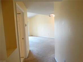 8617 River Homes Lane-Unit -3305 in Bonita Springs, FL - Foto de edificio - Building Photo