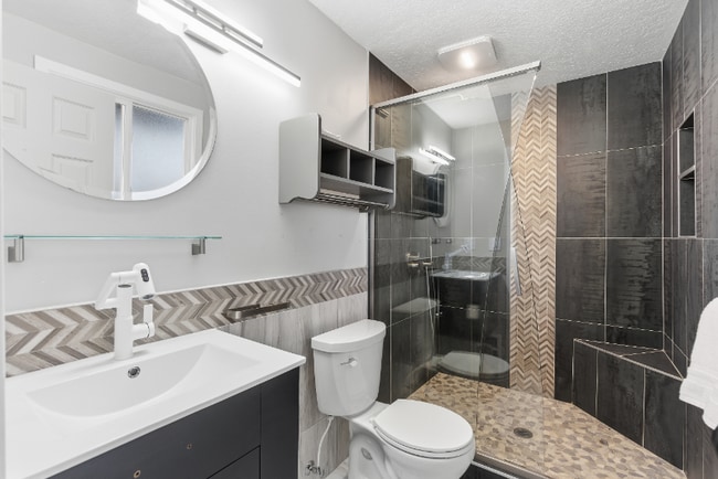 8682 Alpen Cir in Cottonwood Heights, UT - Building Photo - Building Photo