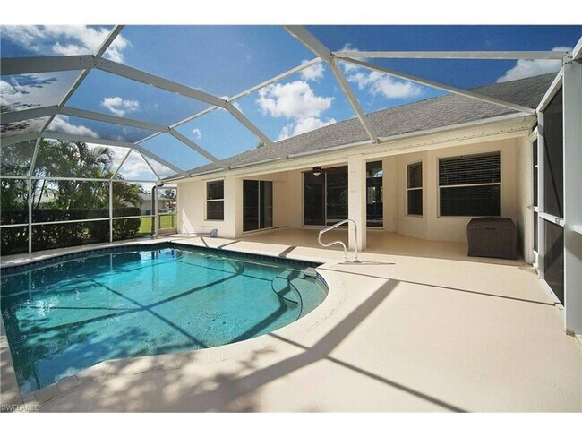 703 SW Santa Barbara Pl in Cape Coral, FL - Building Photo - Building Photo