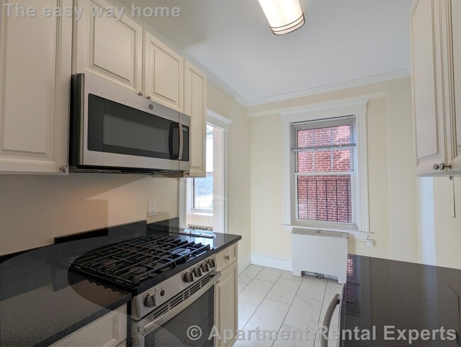 24 Chauncy St, Unit #9 in Cambridge, MA - Foto de edificio - Building Photo