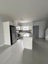 381 E 50th St in Hialeah, FL - Building Photo - Building Photo