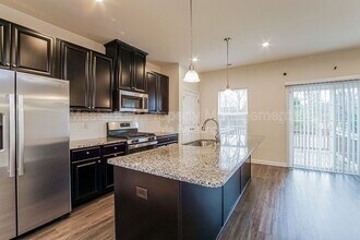 945 Arnold Place Dr in Fuquay Varina, NC - Building Photo - Building Photo