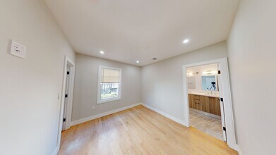 93 Williston Rd in Brighton, MA - Building Photo - Building Photo