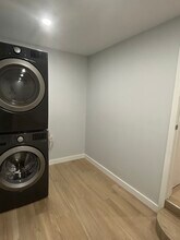 6859 SW 37th St in Miami, FL - Foto de edificio - Building Photo