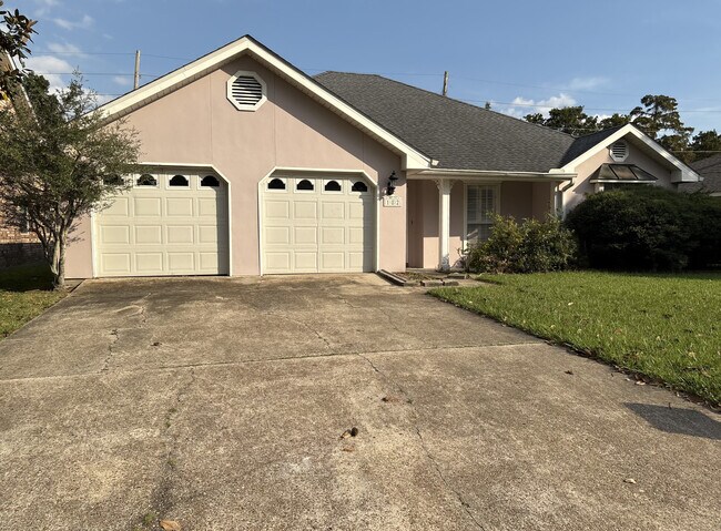 182 Dunleith Dr in Destrehan, LA - Building Photo - Building Photo