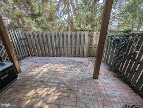 11465 Log Ridge Dr in Fairfax, VA - Building Photo - Building Photo