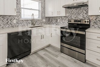 810 Aries Rd W in Jacksonville, FL - Building Photo - Building Photo