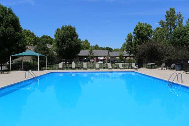 The Homestead Apartment Homes in Olathe, KS - Foto de edificio - Building Photo