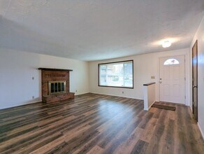 640 T St in Springfield, OR - Building Photo - Building Photo