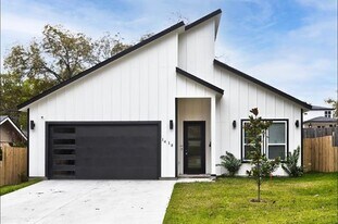 1418 Edgemont Ave in Dallas, TX - Building Photo