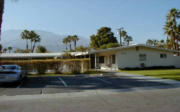 545 S Desert View Dr in Palm Springs, CA - Building Photo - Building Photo