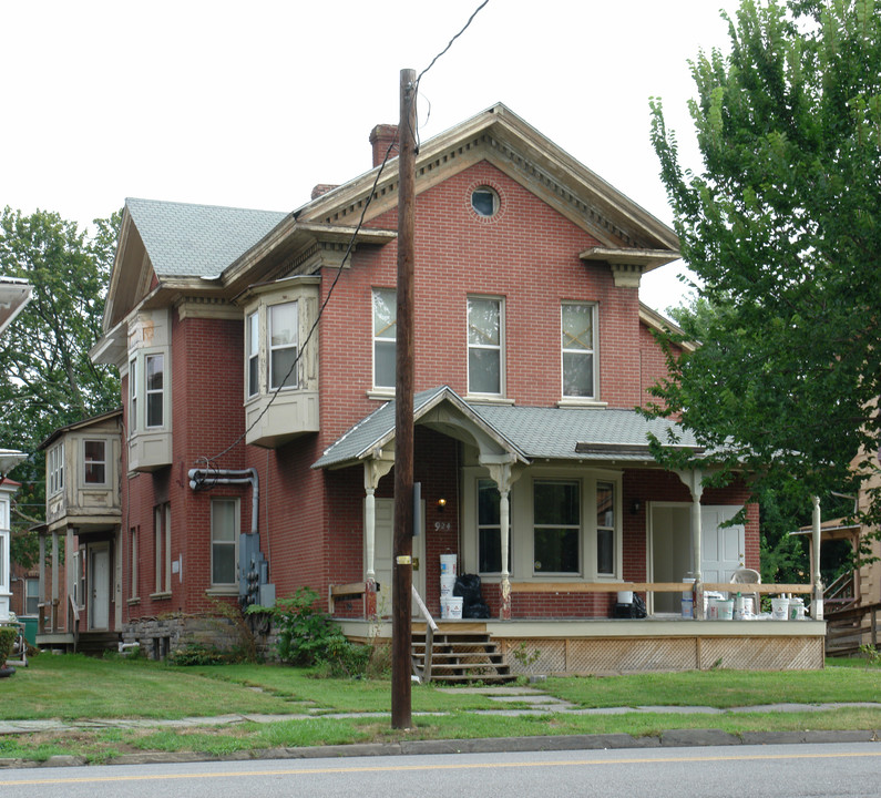 924 W 3rd St in Williamsport, PA - Building Photo