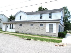 75 Clinton St, Unit 5 in North East, PA - Building Photo - Building Photo