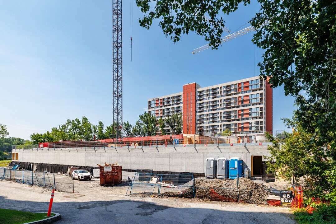 Le Levesque in Laval, QC - Building Photo