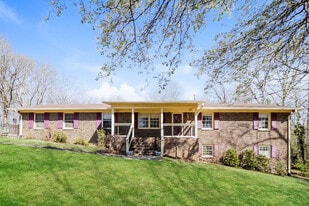 302 Ridgedale Dr SE in Silver Creek, GA - Building Photo