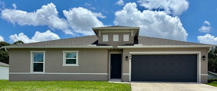 541 Eldron Blvd SE in Palm Bay, FL - Building Photo