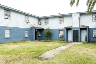 Del Rio Apartments in Houston, TX - Building Photo - Building Photo