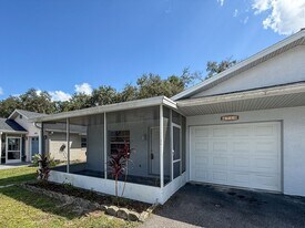 4719 Silver Cir in Zephyrhills, FL - Building Photo