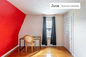 Room in Shared 6 bed/1.5 bath home, Unit E in Boston, MA - Foto de edificio - Building Photo