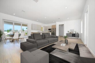 15261 Brainbridge Cir in Port Charlotte, FL - Building Photo - Building Photo