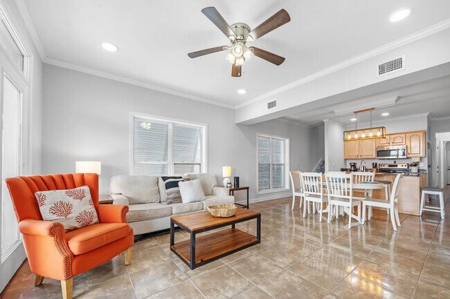1336 W Lagoon Ave