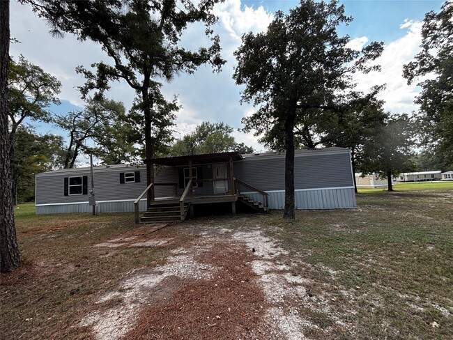 property at 10 S Walnut Lake Dr