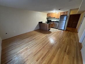 377 Dorchester St, Unit 1 in Boston, MA - Building Photo - Building Photo