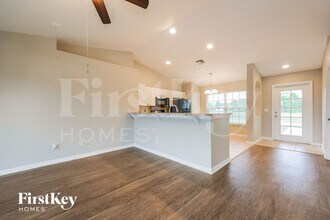 1145 Edgewood St E in Lehigh Acres, FL - Foto de edificio - Building Photo