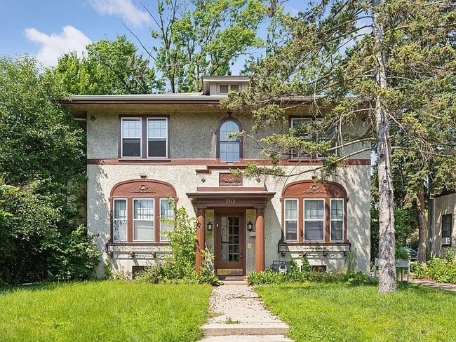 2512 33rd Ave S, Unit 3 in Minneapolis, MN - Foto de edificio - Building Photo