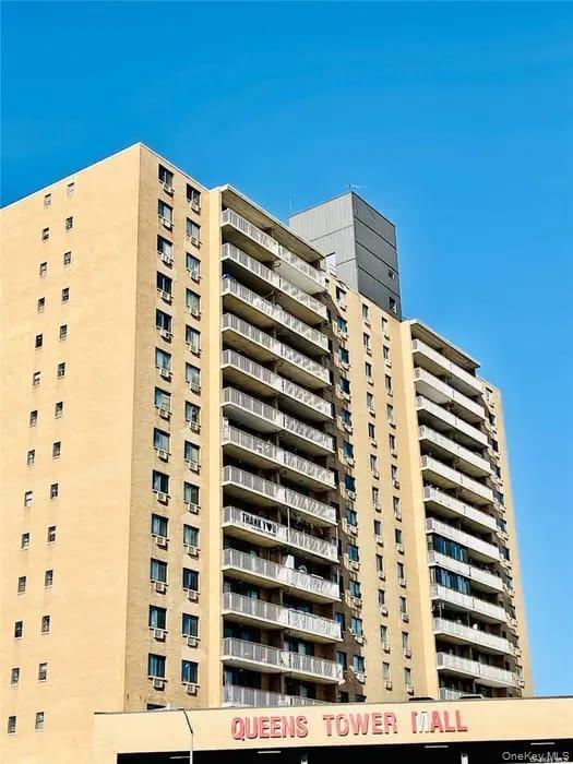 92-29 Queens Blvd in Queens, NY - Building Photo