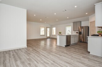 7827 Sleek Flock Ln in Arcola, TX - Foto de edificio - Building Photo