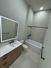 8226 NW 34th St, Unit S13 in Doral, FL - Building Photo - Building Photo