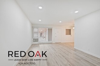 970 Menlo Ave in Los Angeles, CA - Foto de edificio - Building Photo