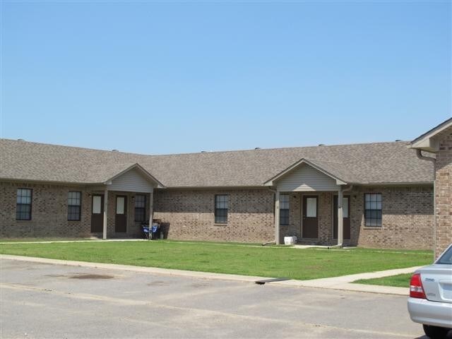 Beebes Twin Lake Apartments in Beebe, AR - Foto de edificio