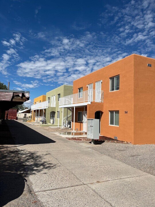 543 Cedar St SE-Unit -15 in Albuquerque, NM - Foto de edificio