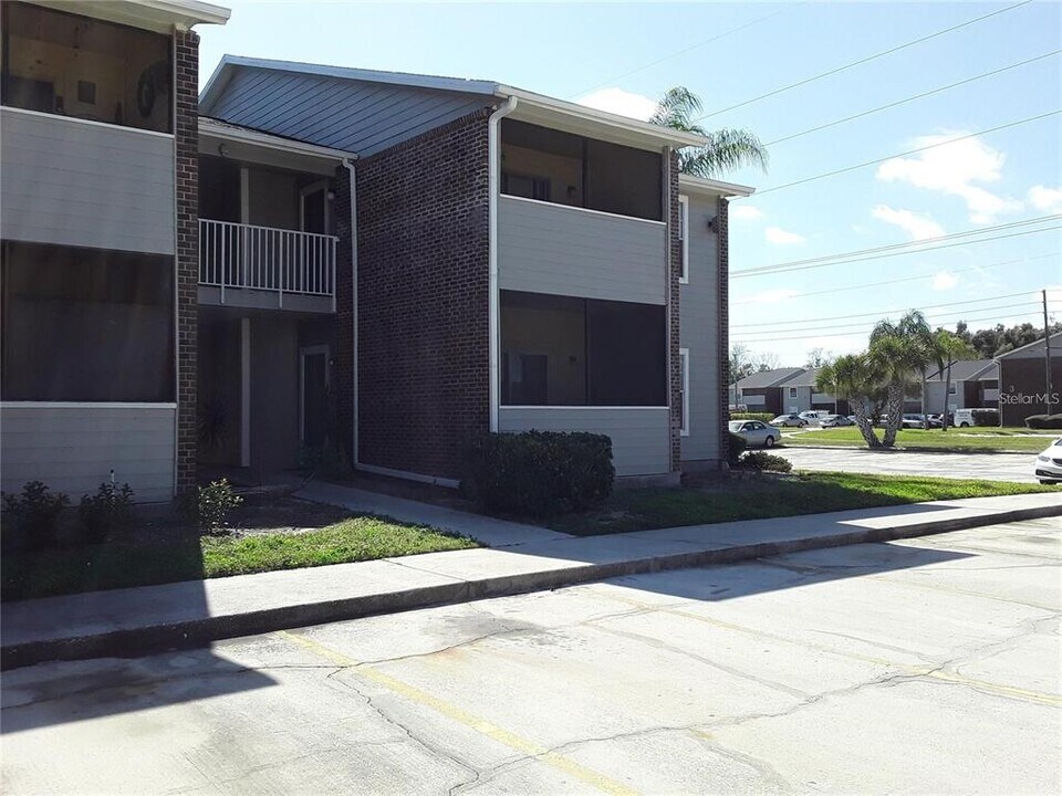 1400 Gandy Blvd N in St. Petersburg, FL - Building Photo