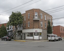 3886 De Verdun Rue in Verdun, QC - Building Photo