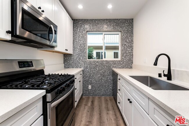property at 1462 S Shenandoah St