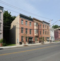 16 Morton Ave in Albany, NY - Building Photo