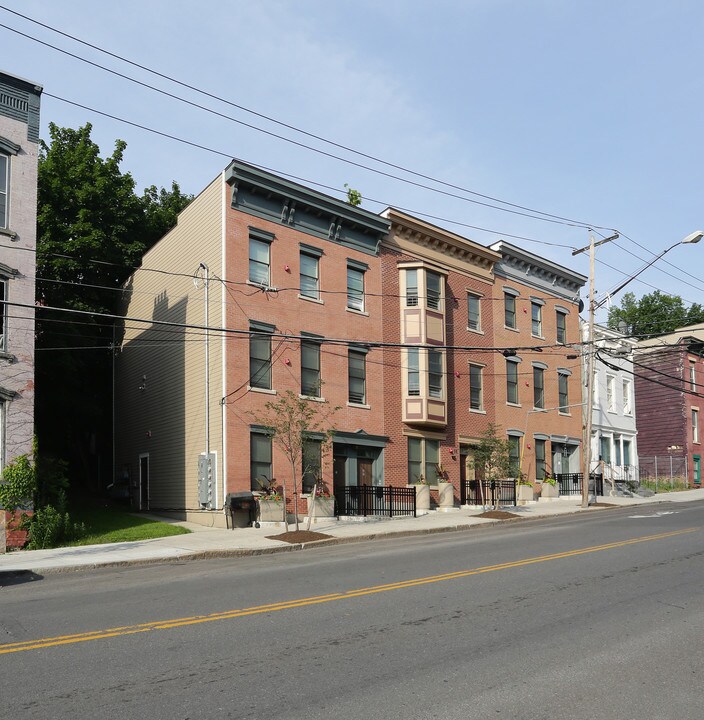 16 Morton Ave in Albany, NY - Foto de edificio