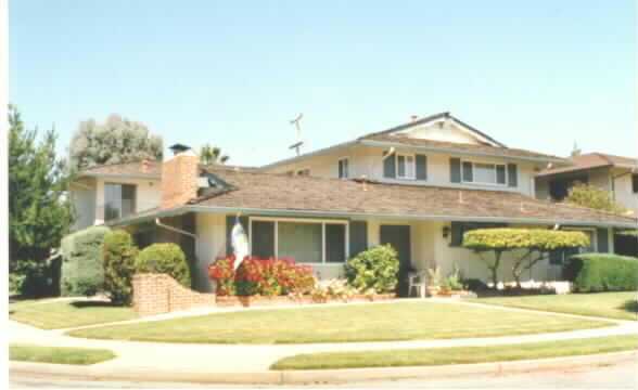 945 Castlewood Dr in Los Gatos, CA - Building Photo - Building Photo