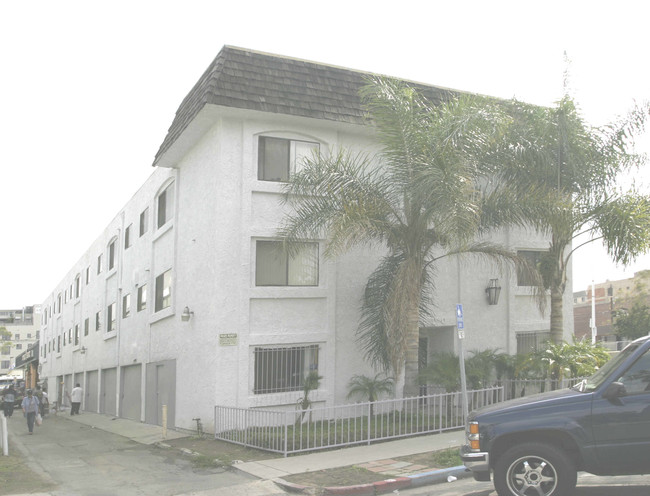 420 Cedar Ave in Long Beach, CA - Building Photo - Building Photo