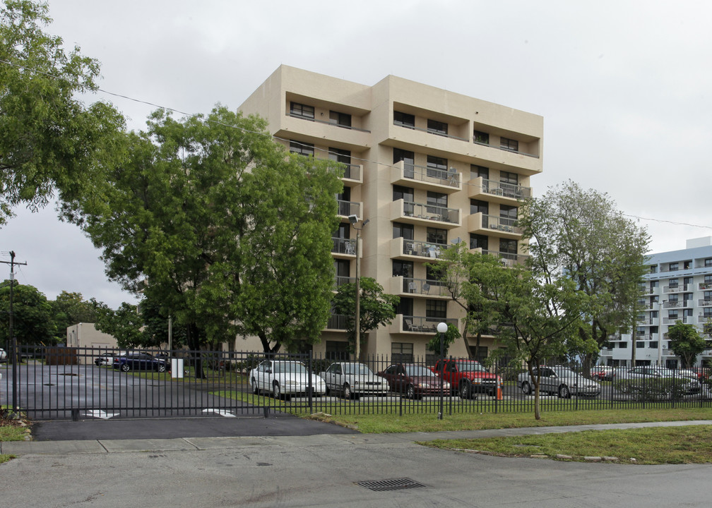 Robert Sharp Towers I in Miami, FL - Building Photo