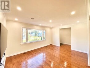 70 Shilton Rd in Toronto, ON - Building Photo - Building Photo