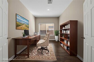 8061 Yellow Daisy Ave in Las Vegas, NV - Building Photo - Building Photo