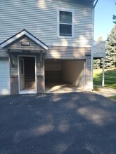 6026 E Fieldstone Hills Dr, Unit 6026-5 in Caledonia, MI - Building Photo - Building Photo