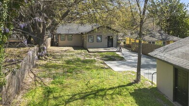 562 Gary Rd NW in Atlanta, GA - Building Photo - Building Photo