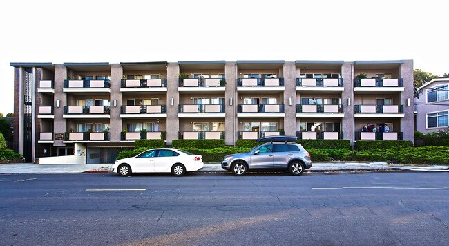 Elm Terrace in San Carlos, CA - Building Photo - Building Photo